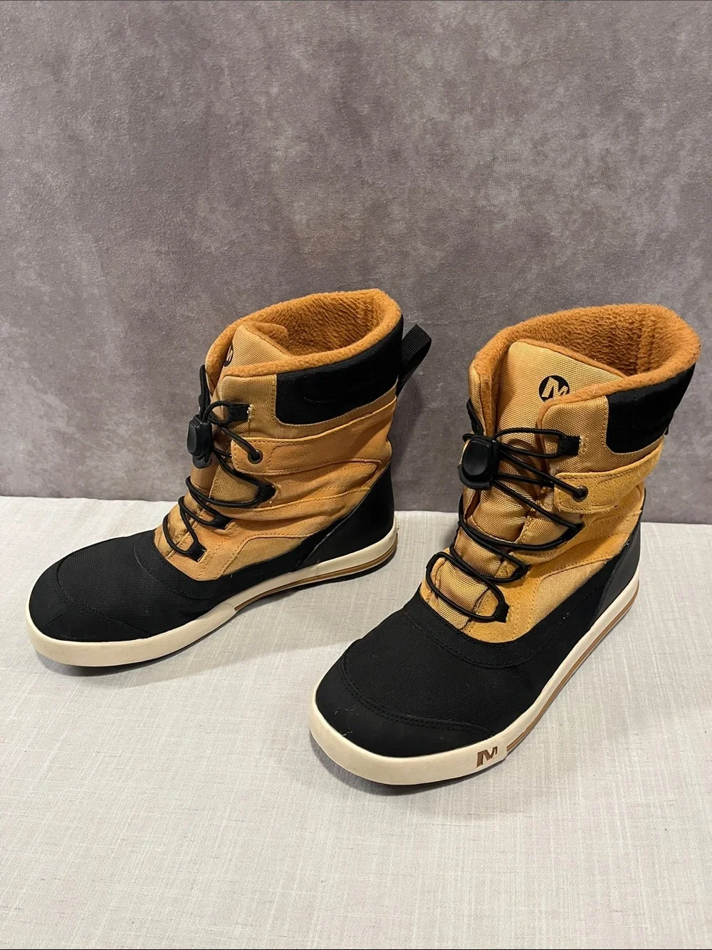 Merrell Snowbank 2.0 Two-Tone Winter Boots in Tan and Black size 5